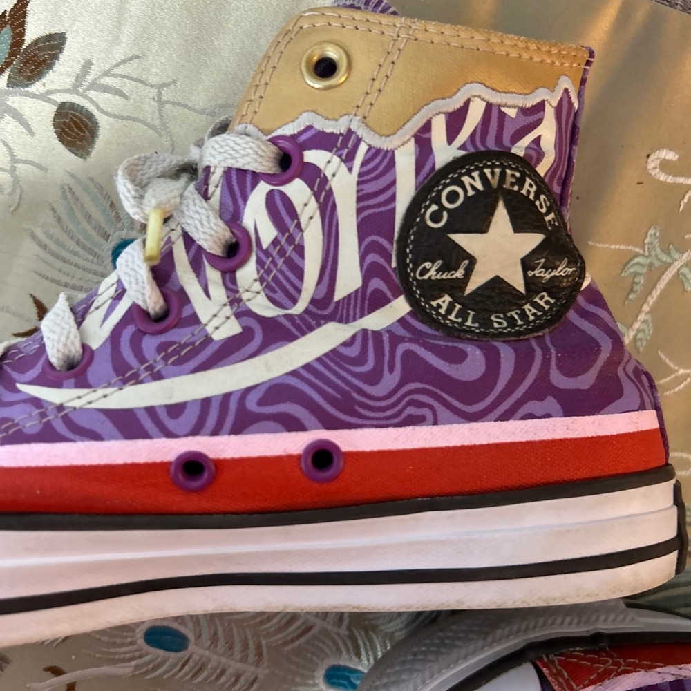 🔥 Converse x Wonka Collab – Rare Limited Ed.  Women's 6.5 / Men's 5-5.5 A08151C - Picture 5 of 8